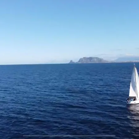 بيت ضيافة Mille Lire Peppe's *